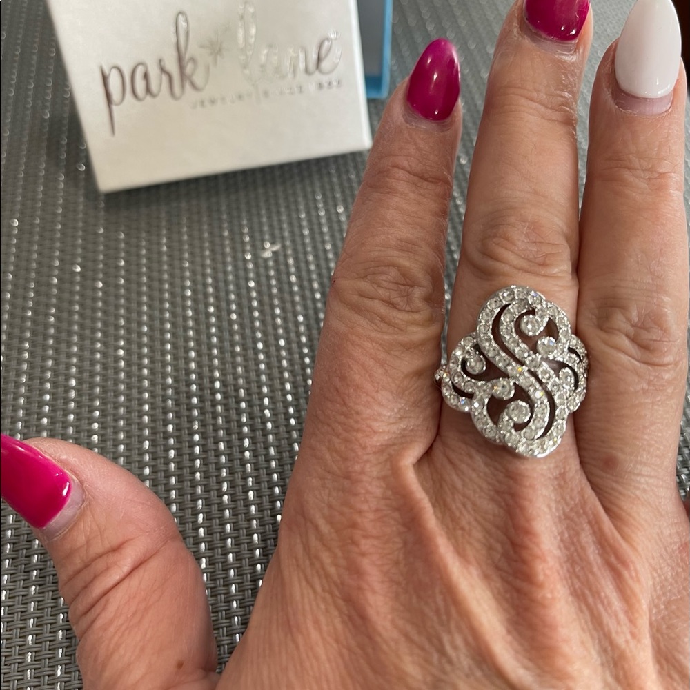 Park Lane Ring - Make an elegant Statement!